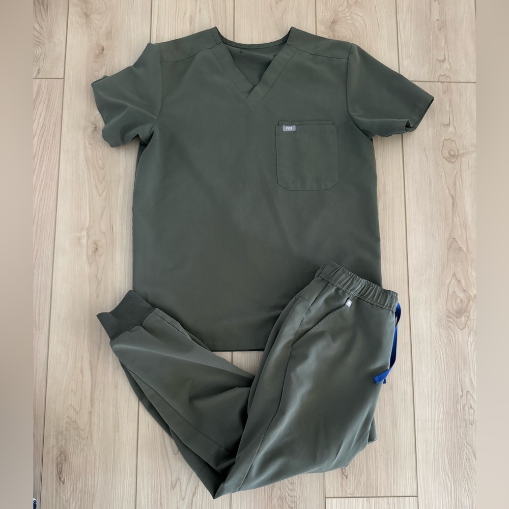 FIGS SCRUBS